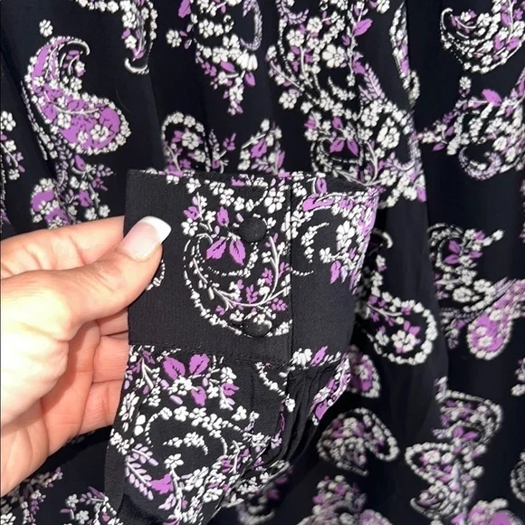 LOFT Black and Purple Paisley Women's Top - size small - Picture 4 of 10